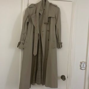 Vintage Burberry Tan Trenchcoat. SO beautiful, with minor imperfections.